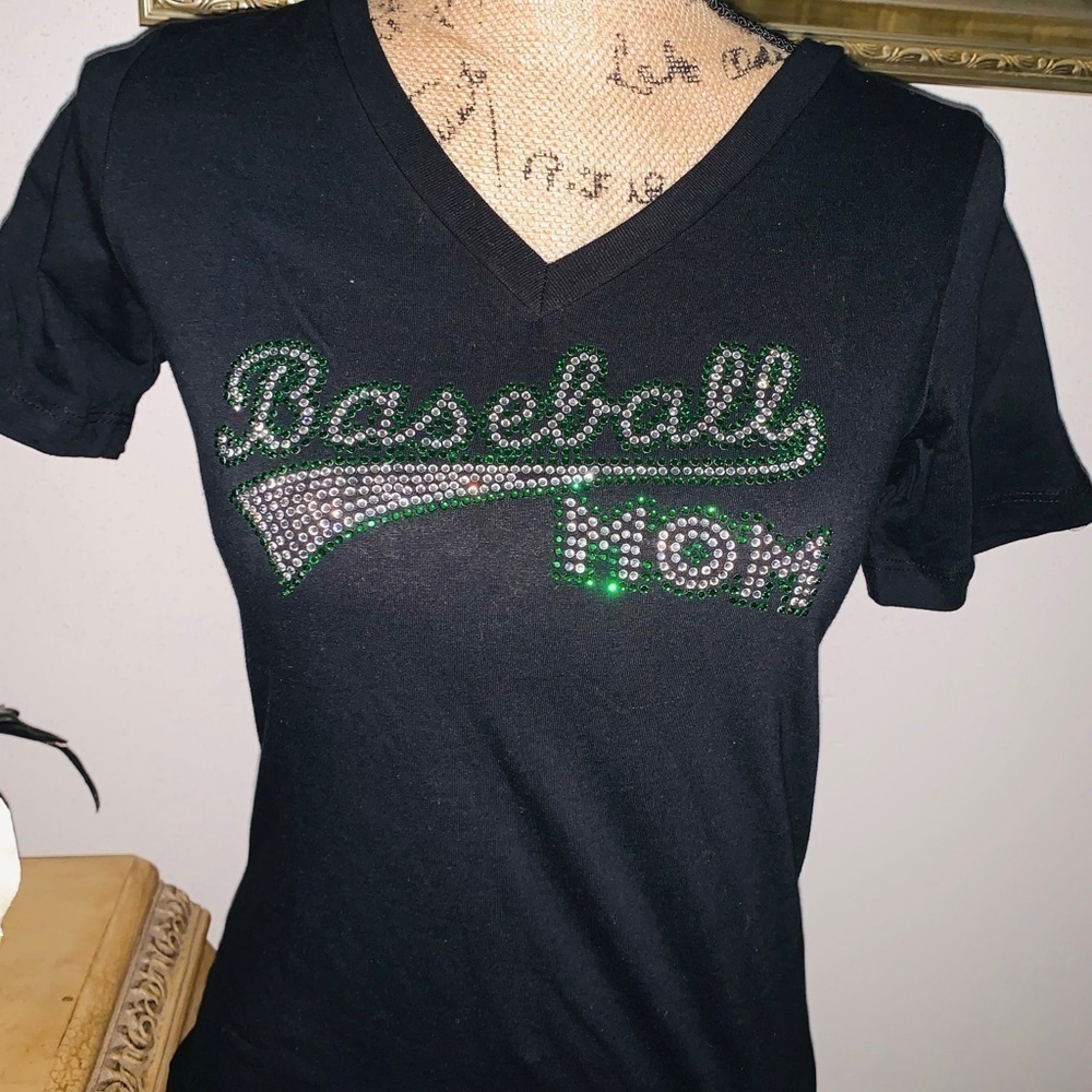 𝅺NEW Baseball Mom Rhinestone T-Shirt